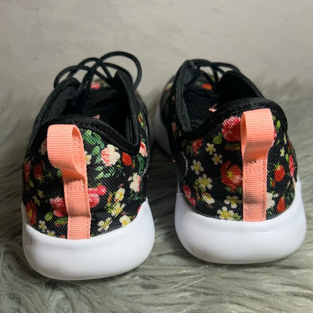 Nike Flex Contact 3 Vintage Inspired Floral Slip-On Sneakers Size